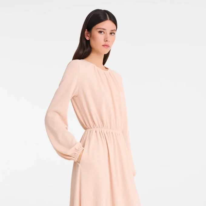 Cremefarbenes langes Kleid aus Crêpe-Jersey