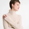 Ecru – Strickpullover mit hohem Kragen Ecru – Strickpullover mit hohem Kragen