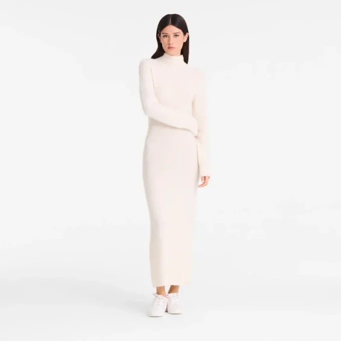 Elfenbein – Langes Strickkleid Elfenbein – Langes Strickkleid
