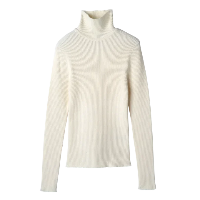 Eng anliegender Pullover mit hohem Kragen Eng anliegender Pullover mit hohem Kragen
