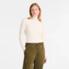 Eng anliegender Pullover mit hohem Kragen Eng anliegender Pullover mit hohem Kragen