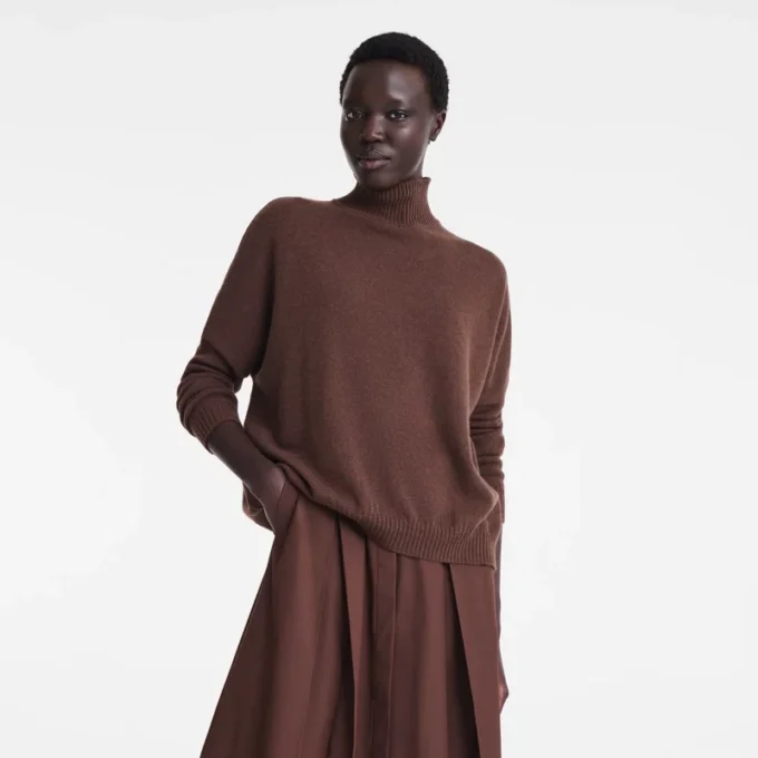 Kaffee – Strickpullover mit hohem Kragen Kaffee – Strickpullover mit hohem Kragen