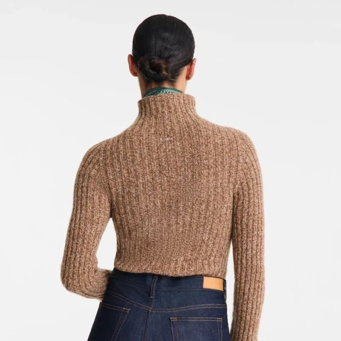 Schokoladenbraun – Strickpullover mit hohem Kragen Schokoladenbraun – Strickpullover mit hohem Kragen