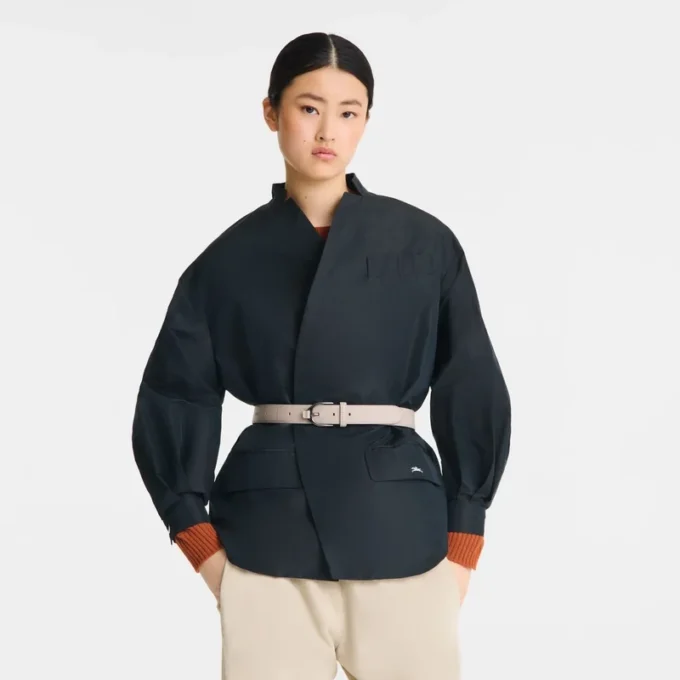 Schwarz – Kimonojacke aus technischem Taft Schwarz – Kimonojacke aus technischem Taft