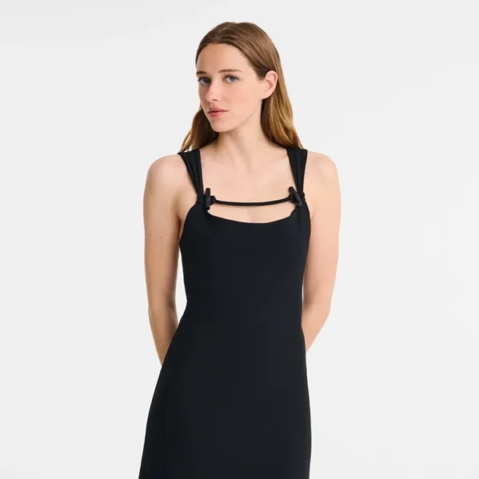 Schwarz – Langes Kleid aus Krepp Schwarz – Langes Kleid aus Krepp