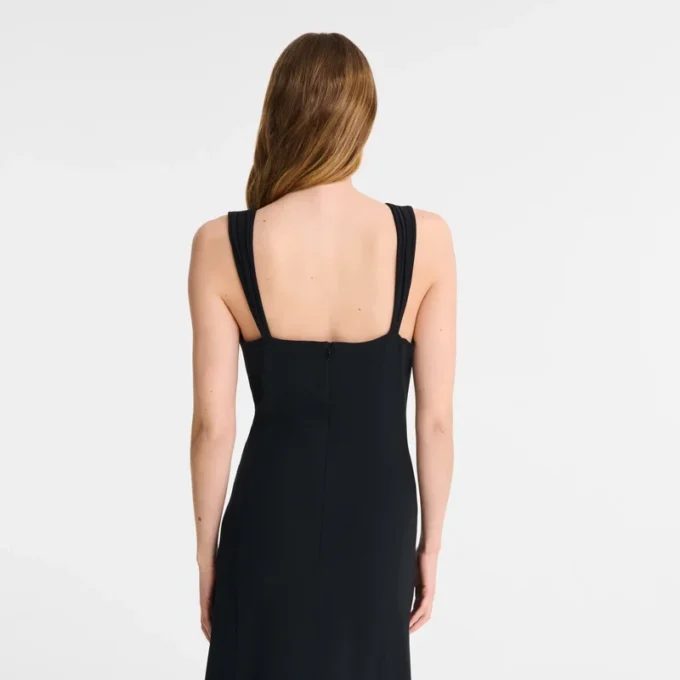 Schwarz – Langes Kleid aus Krepp Schwarz – Langes Kleid aus Krepp