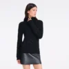 Schwarz – Strickpullover mit hohem Kragen Schwarz – Strickpullover mit hohem Kragen