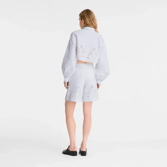 Weiß – Bermudashorts aus besticktem Gabardine Weiß – Bermudashorts aus besticktem Gabardine